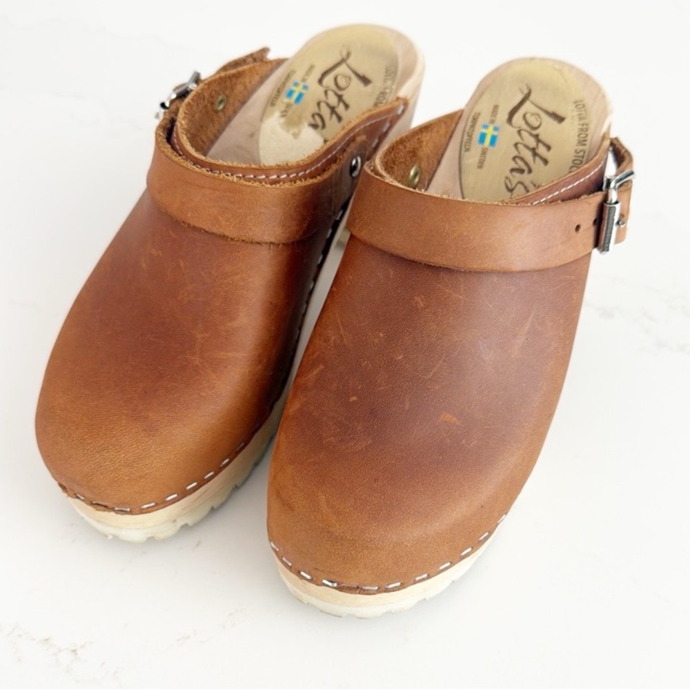 Lotta From Stockholm Tan Leather Clogs